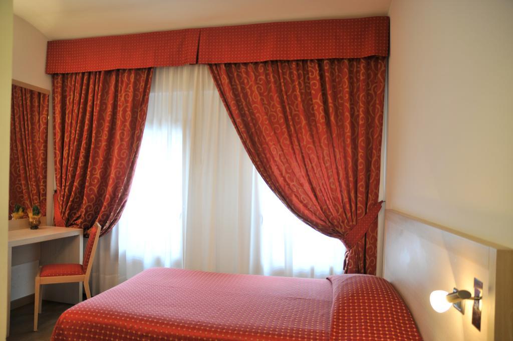 Hotel 5 Colonne Mirano Kültér fotó
